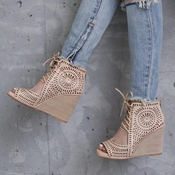 Designer: Jeffrey Campbell, Scotch & Soda, Rails & More Posh Party